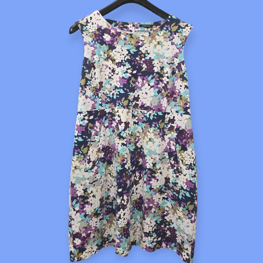 LANDS' END  Floral Dress Well Made Dress. No Slip Needed and It Has Pockets!